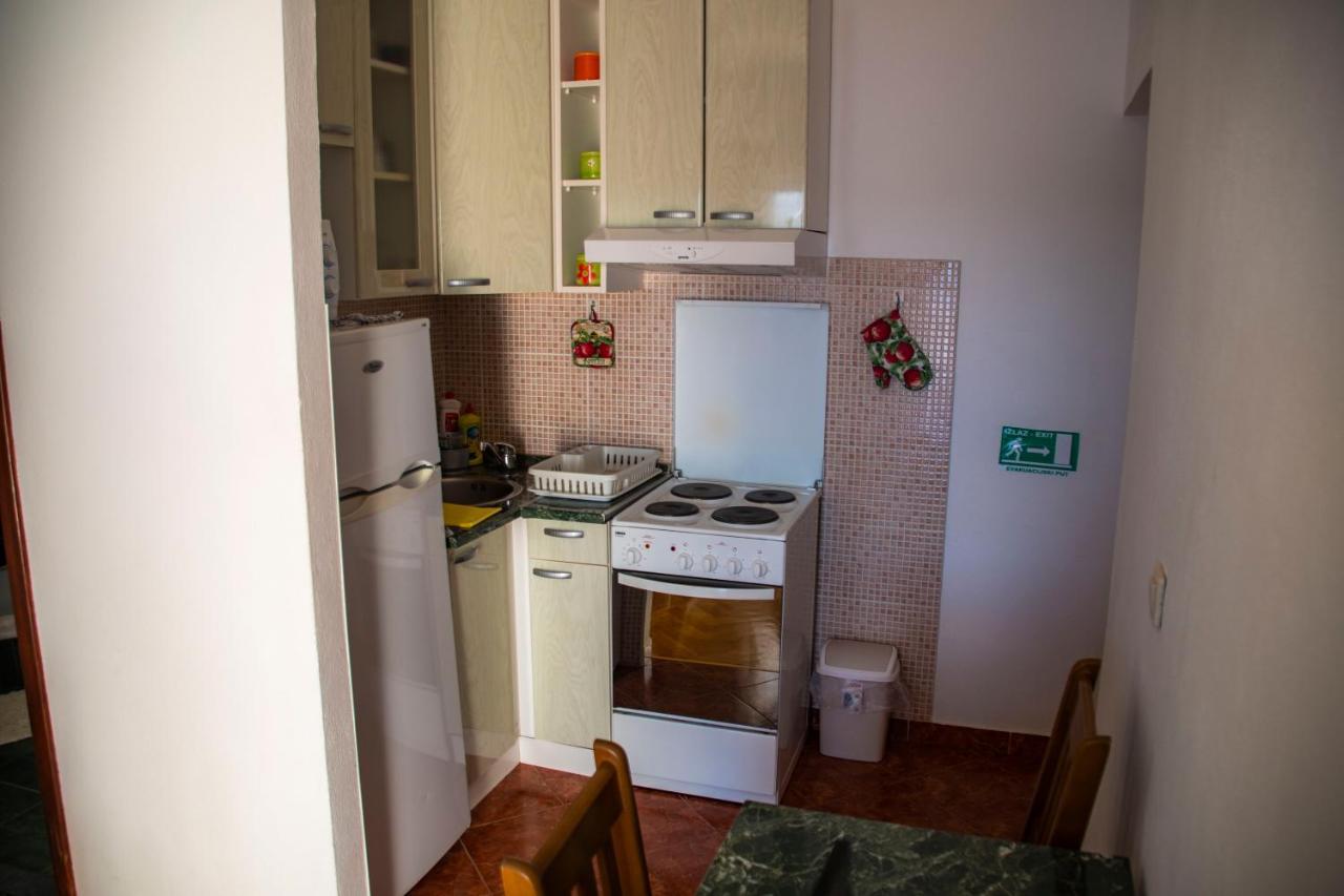 Apartments Lile By The Sea, Celina Zavode المظهر الخارجي الصورة