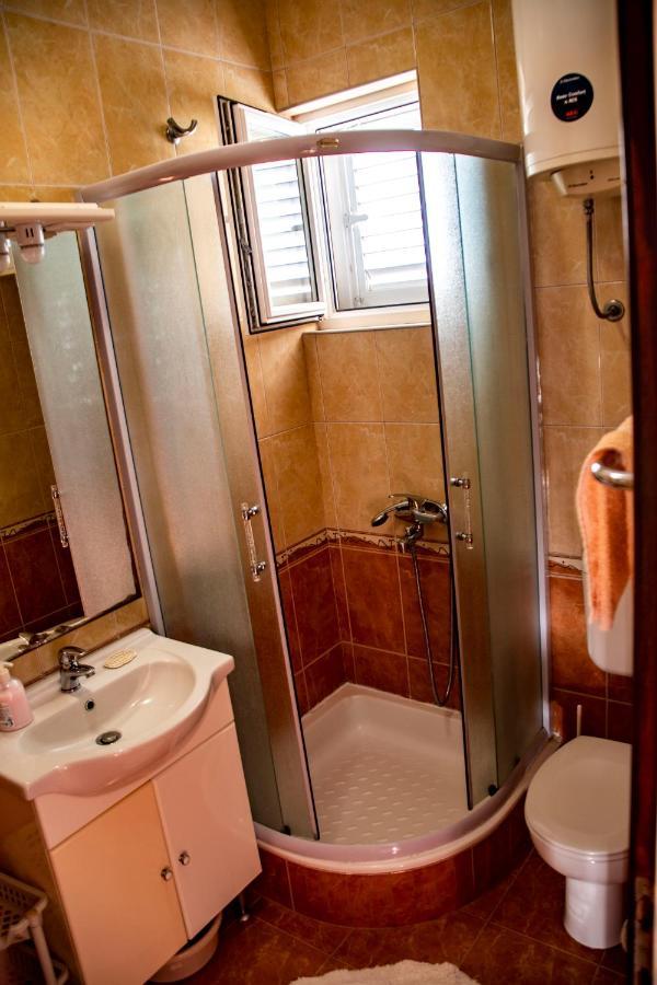 Apartments Lile By The Sea, Celina Zavode المظهر الخارجي الصورة